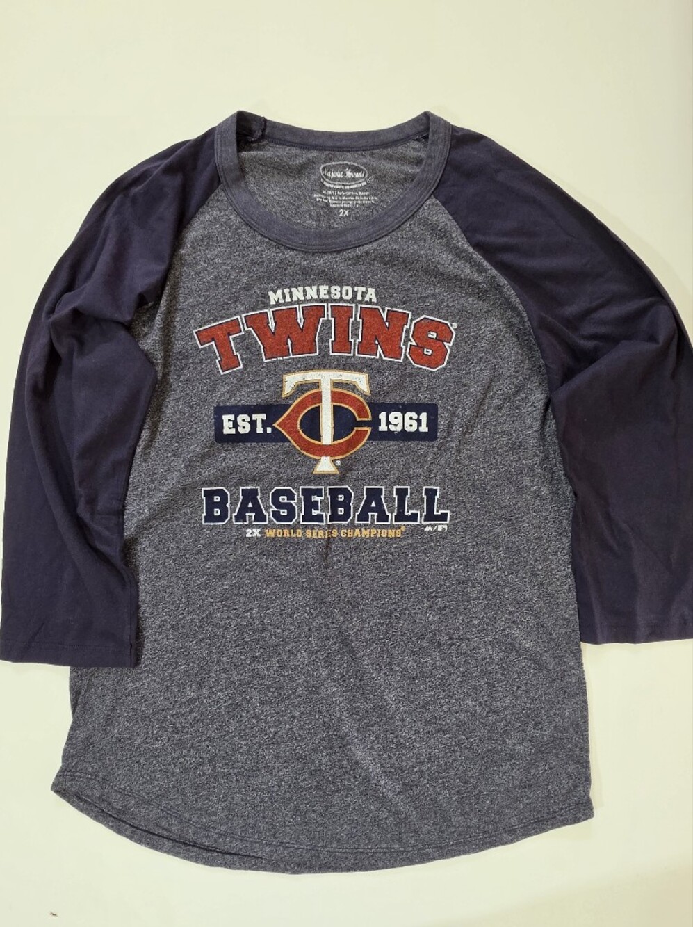 Majestic Threads Minnesota Twins T-shirt Womens 2XL MLB Team Logo Fall Casual